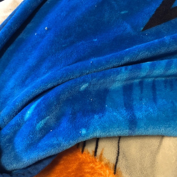 Colorful Superhero squad throw - Picture 7 of 9